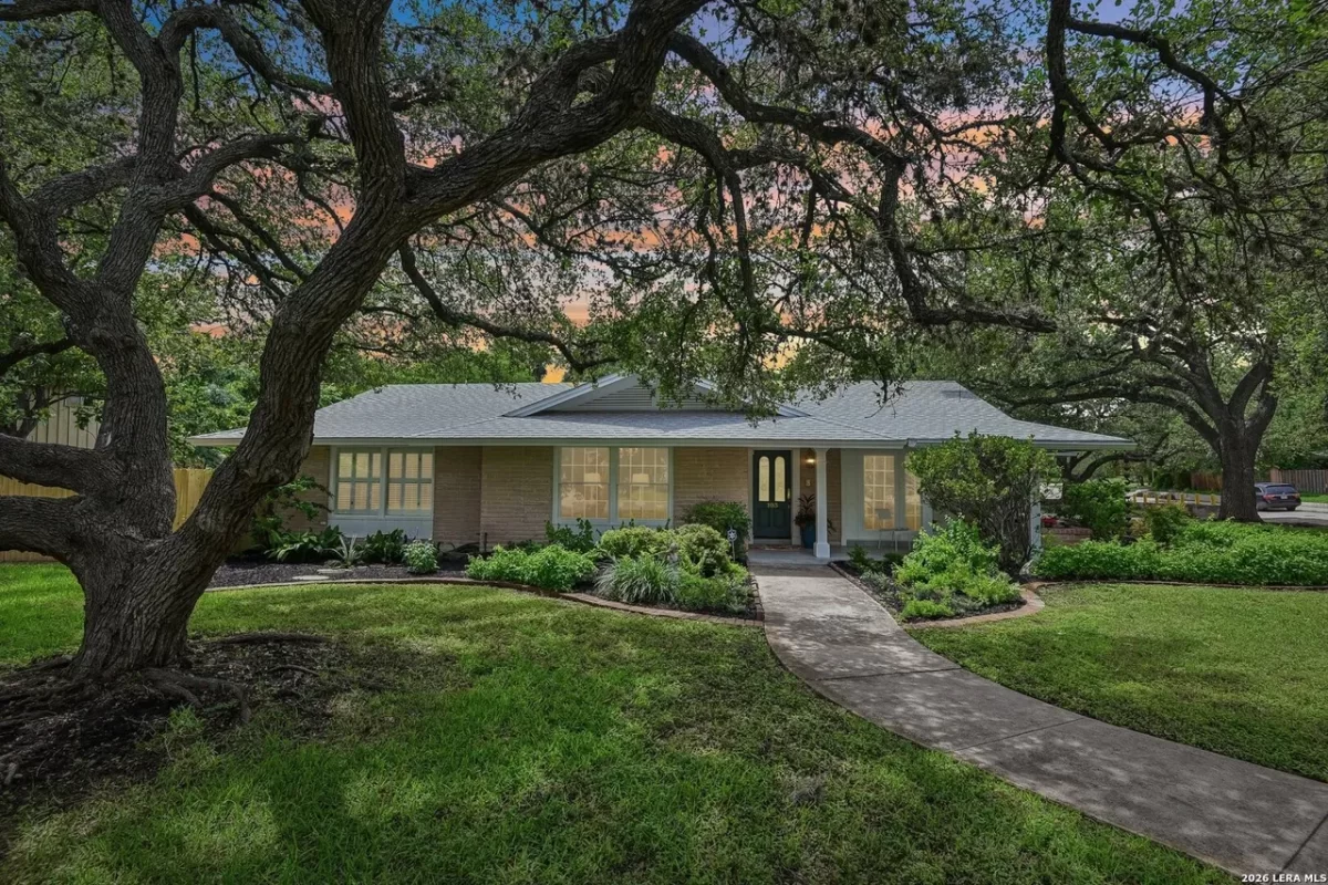 4BR House for Sale in Castle Hills, TX