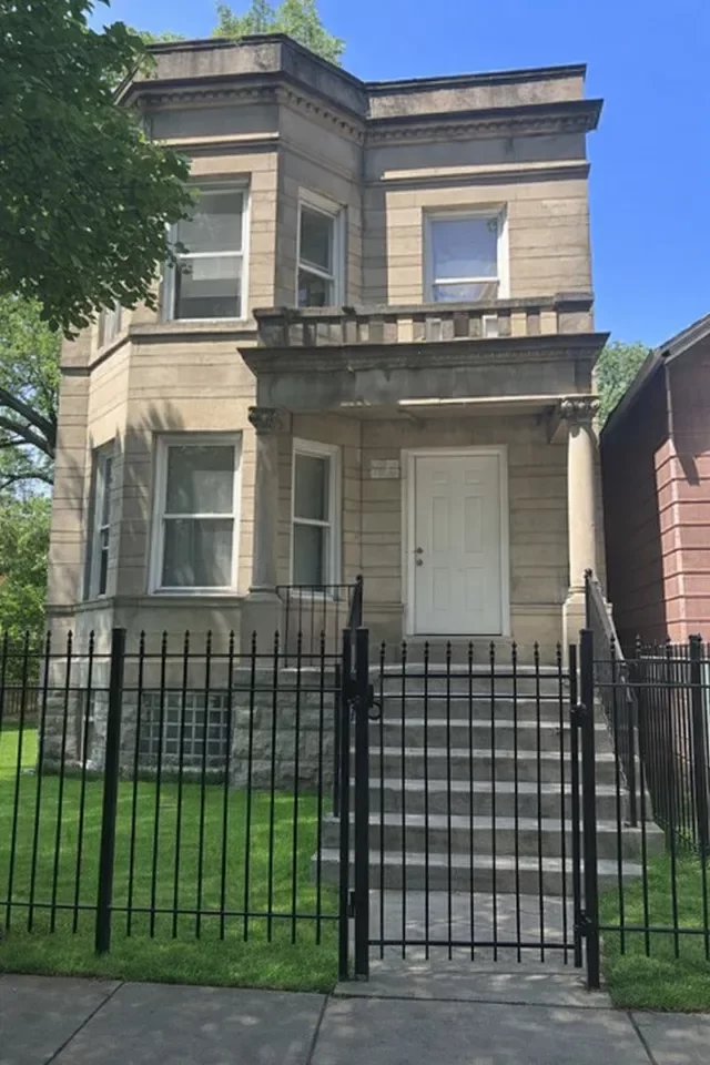 7BR Multi-Family for Sale in Chicago, IL