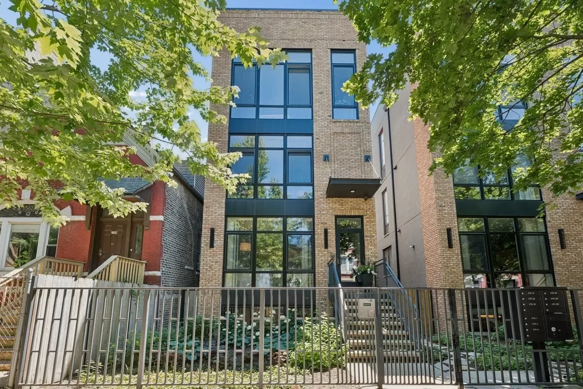 3BR Condo for Sale in Chicago, IL