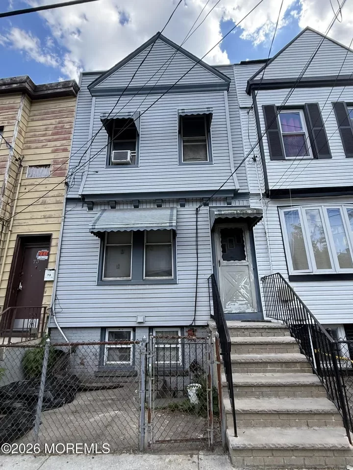 3BR House for Sale in Jersey City, NJ