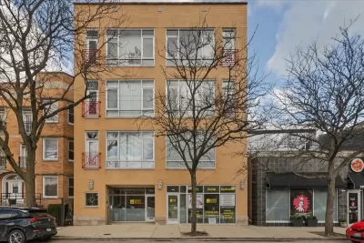 2BR Condo for Sale in Chicago, IL