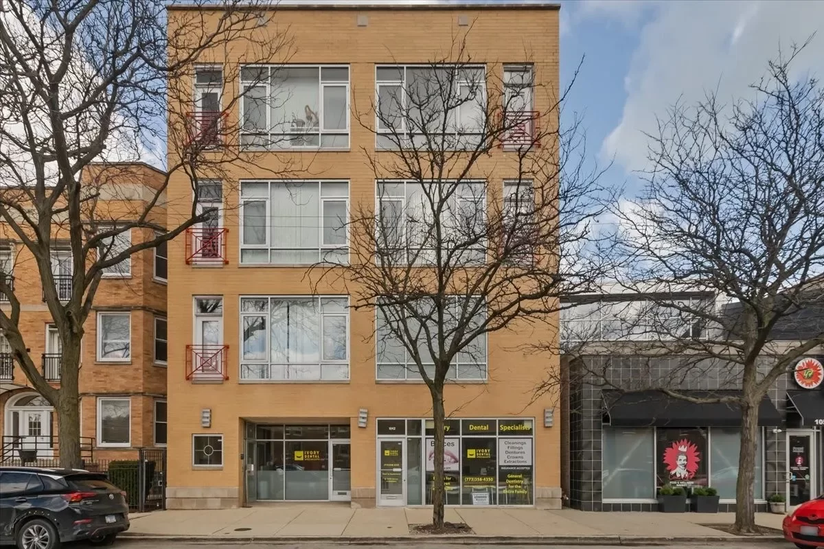 2BR Condo for Sale in Chicago, IL