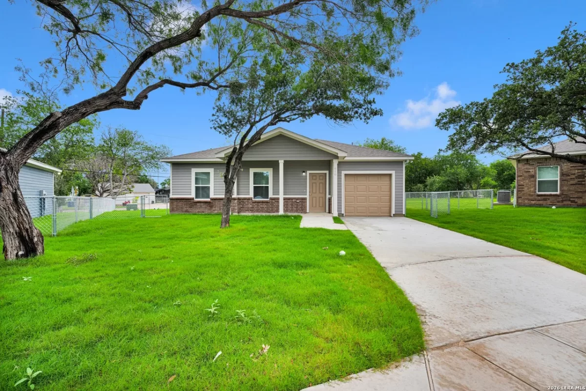 2BR House for Sale in San Antonio, TX