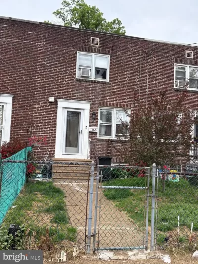 2BR Townhouse for Sale in Camden, NJ