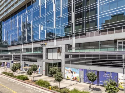 Condo for Sale in Los Angeles, CA
