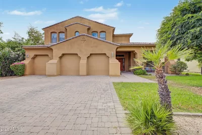 4BR House for Sale in Phoenix, AZ