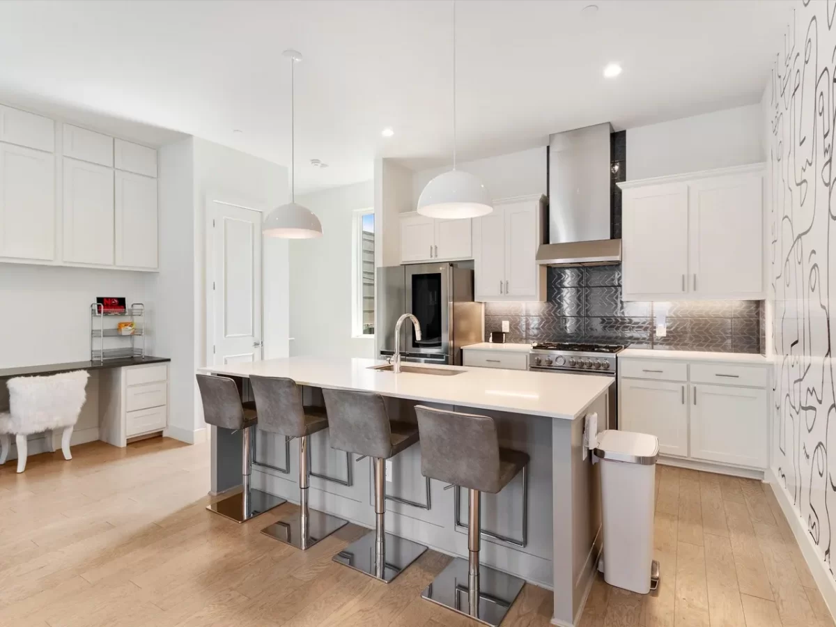 2BR Townhouse for Rent in Dallas, TX