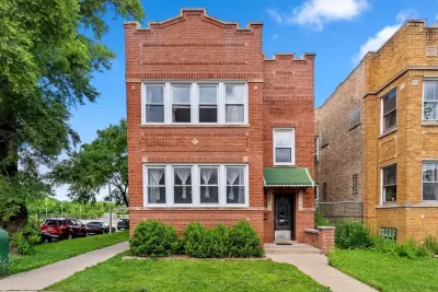 6BR Multi-Family for Sale in Chicago, IL