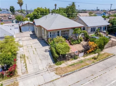 4BR Multi-Family for Sale in Los Angeles, CA