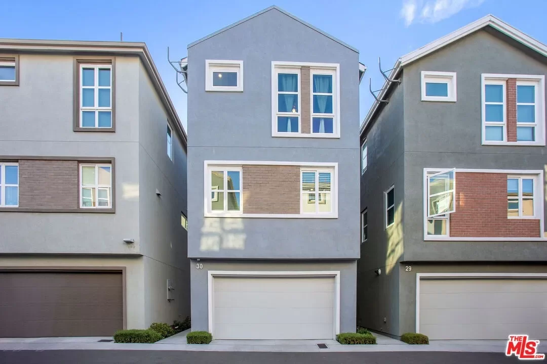 4BR Townhouse for Rent in Los Angeles, CA