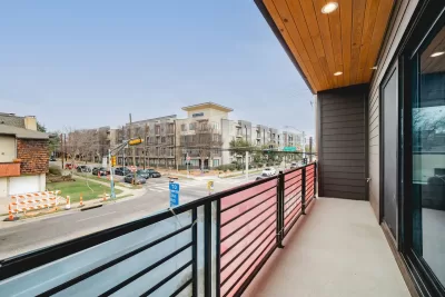 3BR Townhouse for Rent in Dallas, TX