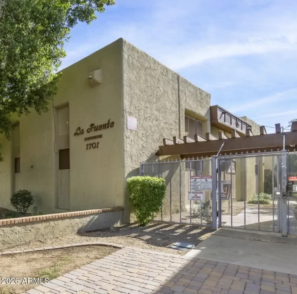 2BR Townhouse for Sale in Phoenix, AZ