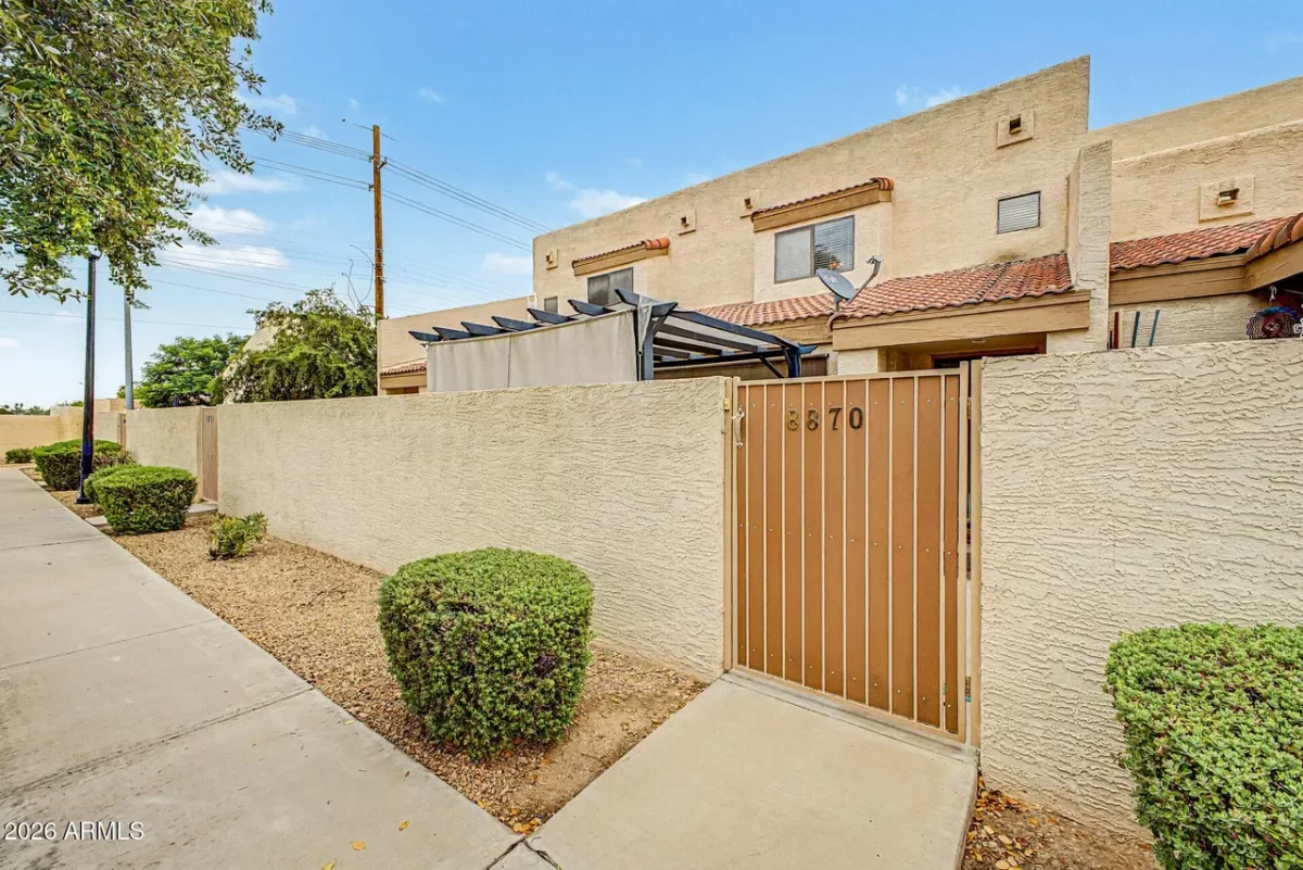 2BR Townhouse for Sale in Glendale, AZ
