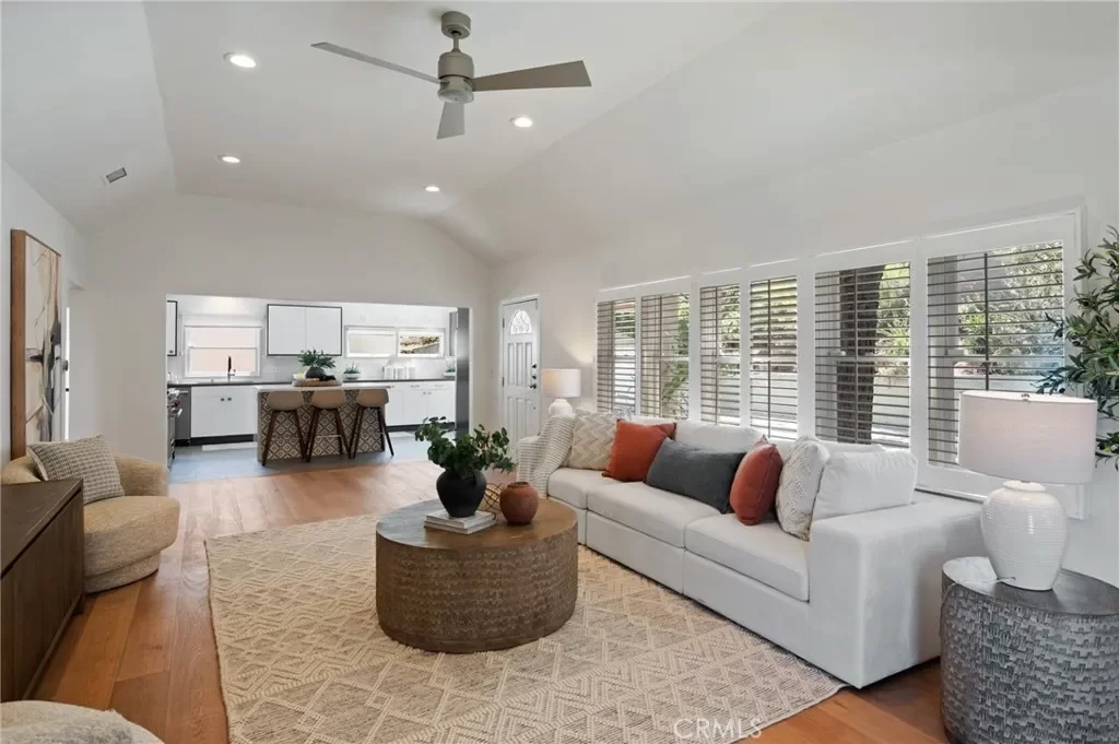 4BR House for Sale in Los Angeles, CA