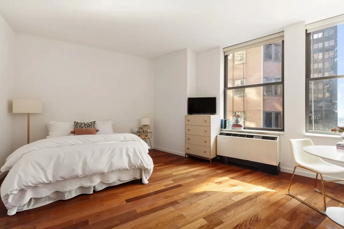 Condo for Sale in Manhattan, NY
