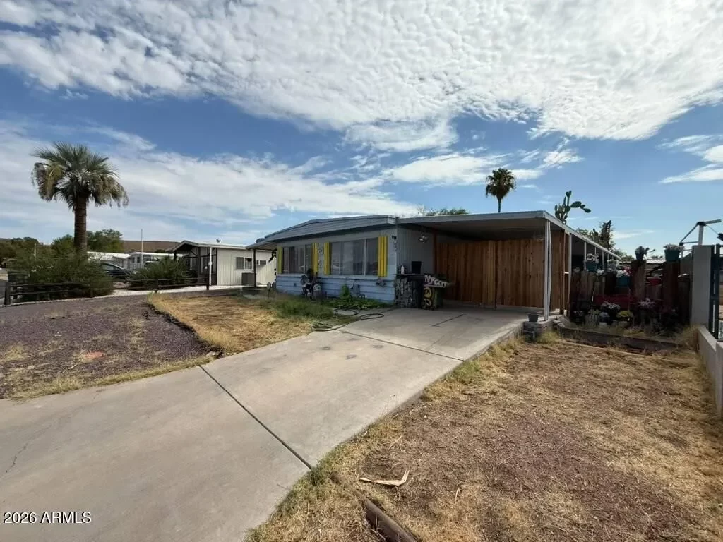 4BR Mobile Home for Sale in Phoenix, AZ