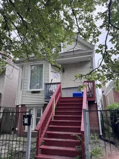 2BR House for Rent in Chicago, IL