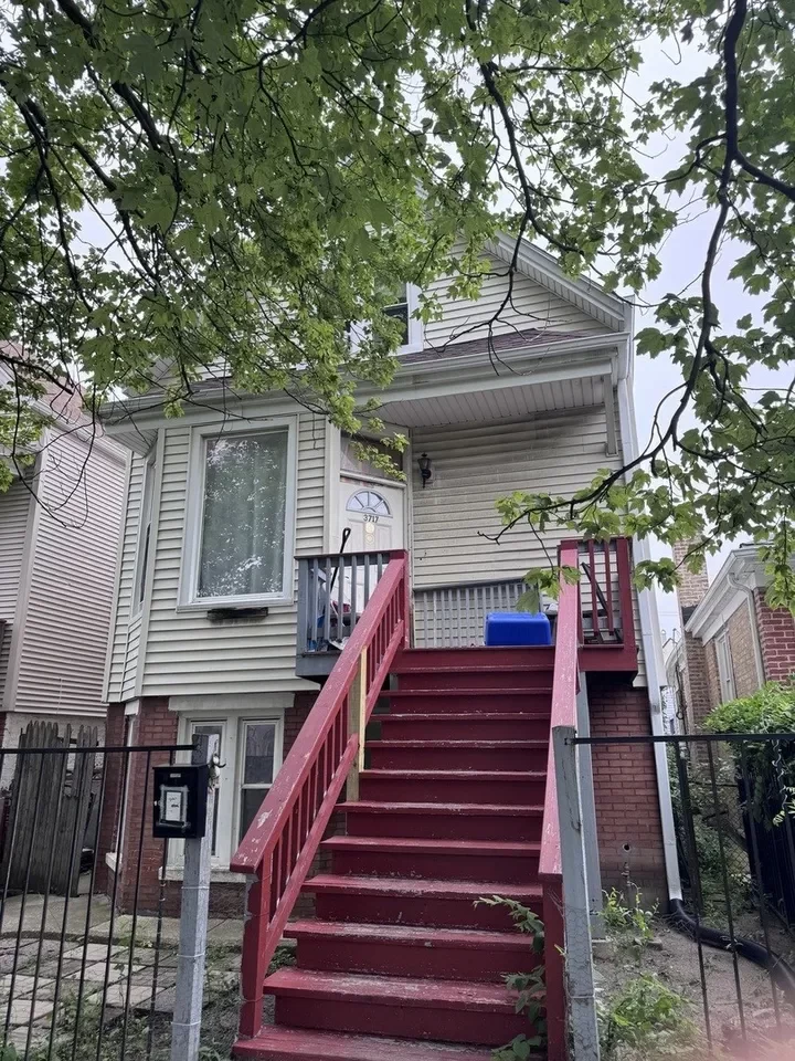 2BR House for Rent in Chicago, IL
