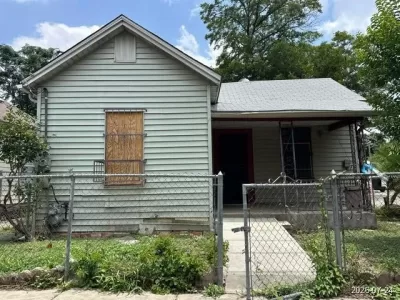 2BR House for Sale in San Antonio, TX