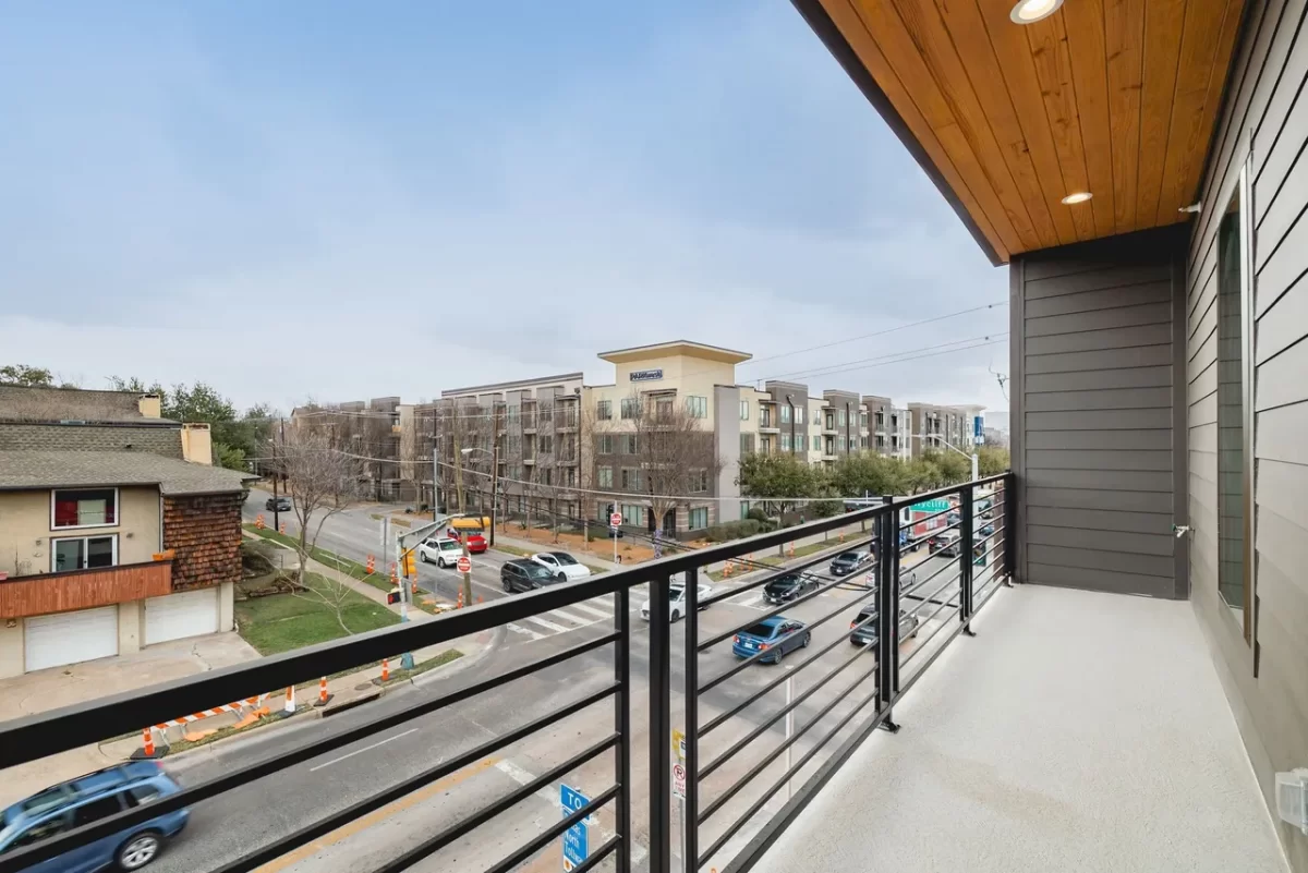 3BR Townhouse for Sale in Dallas, TX
