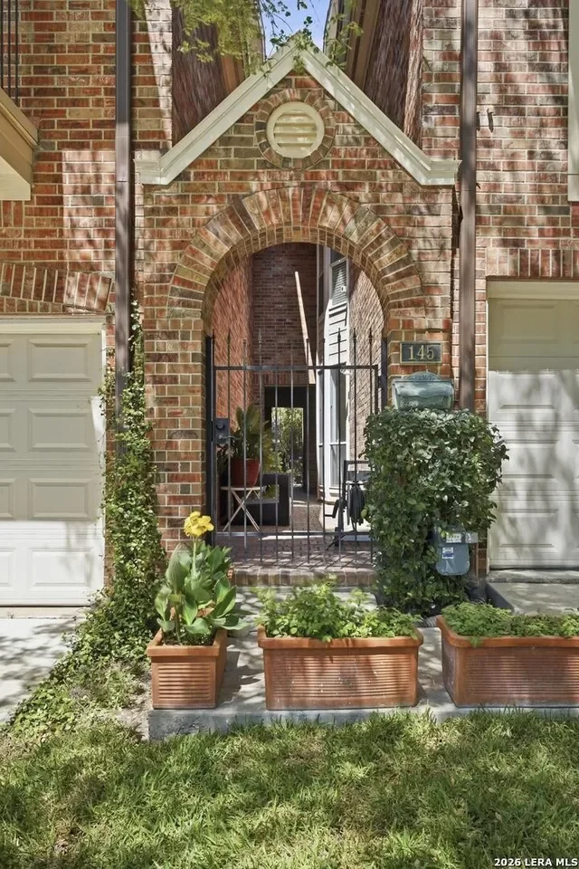 3BR House for Sale in Alamo Heights, TX