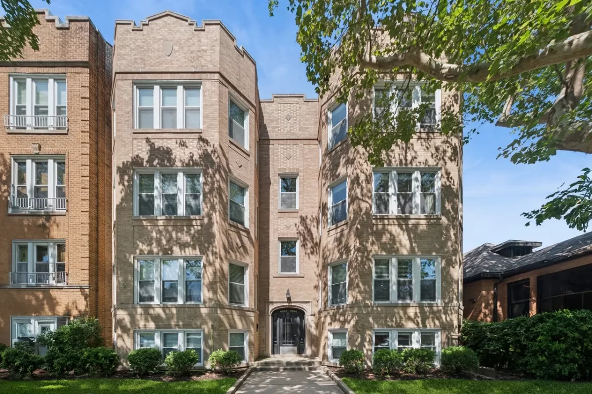 3BR Condo for Sale in Chicago, IL