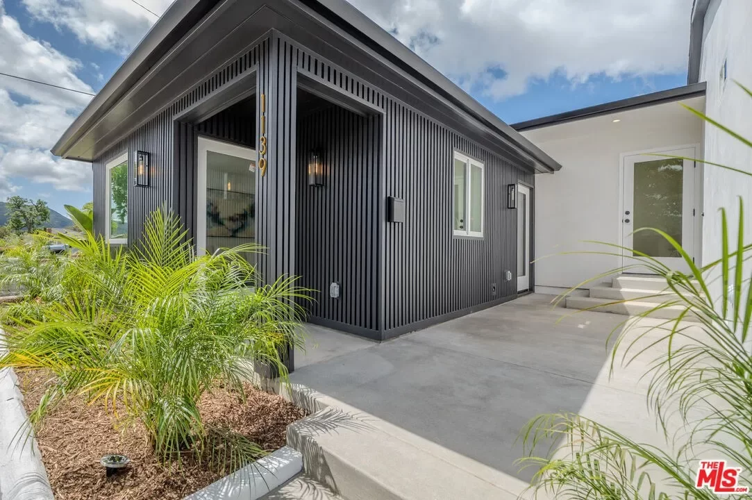 2BR House for Rent in Burbank, CA