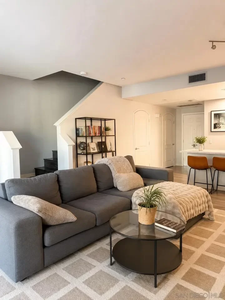 2BR Townhouse for Rent in San Diego, CA