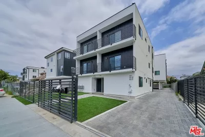 4BR Townhouse for Rent in Los Angeles, CA