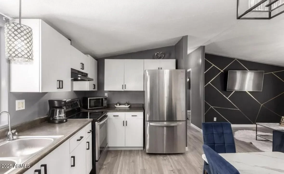 3BR Mobile Home for Sale in Phoenix, AZ