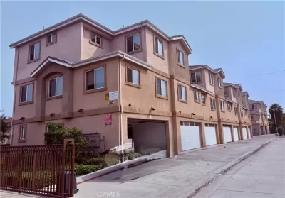 3BR Multi-Family for Sale in Bell Gardens, CA