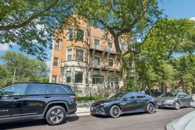 2BR Condo for Sale in Chicago, IL