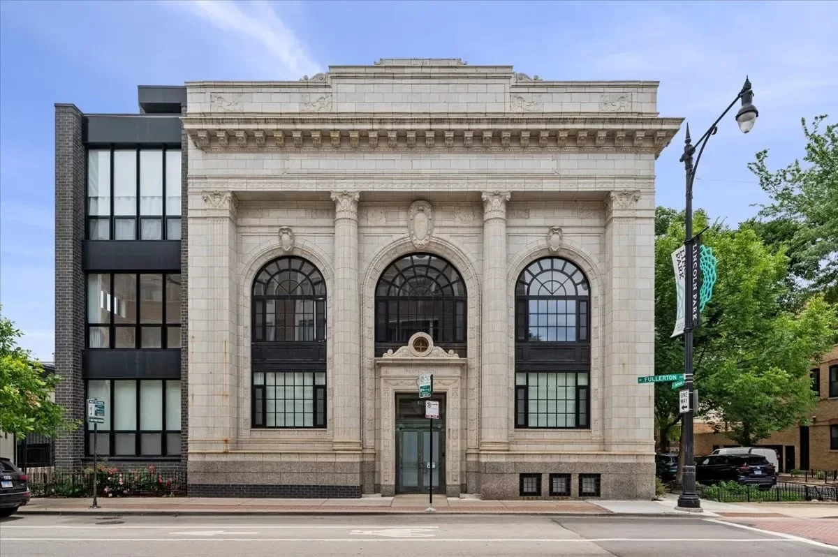 4BR Condo for Sale in Chicago, IL