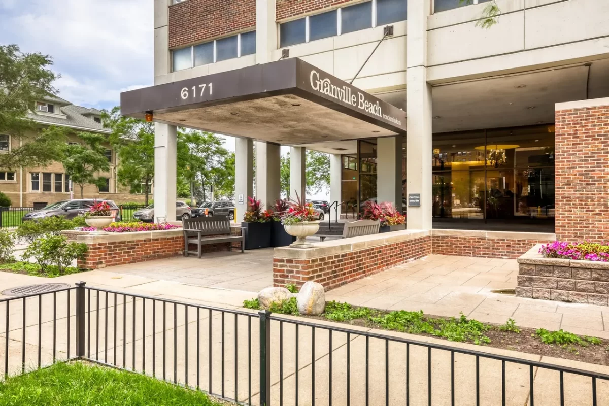 2BR Condo for Sale in Chicago, IL