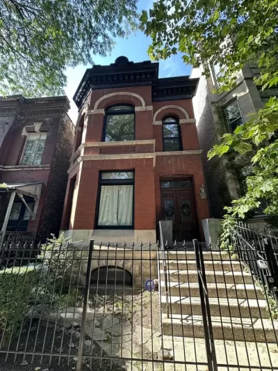 3BR House for Sale in Chicago, IL