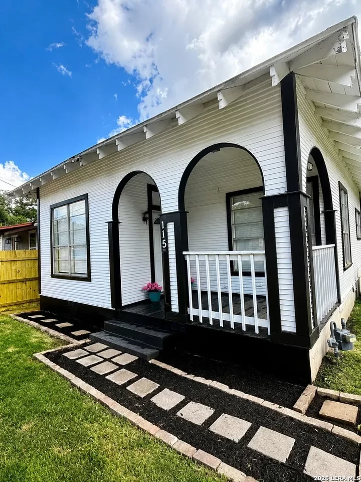 2BR House for Sale in San Antonio, TX