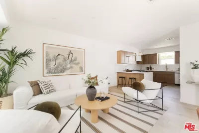 4BR Townhouse for Sale in Los Angeles, CA