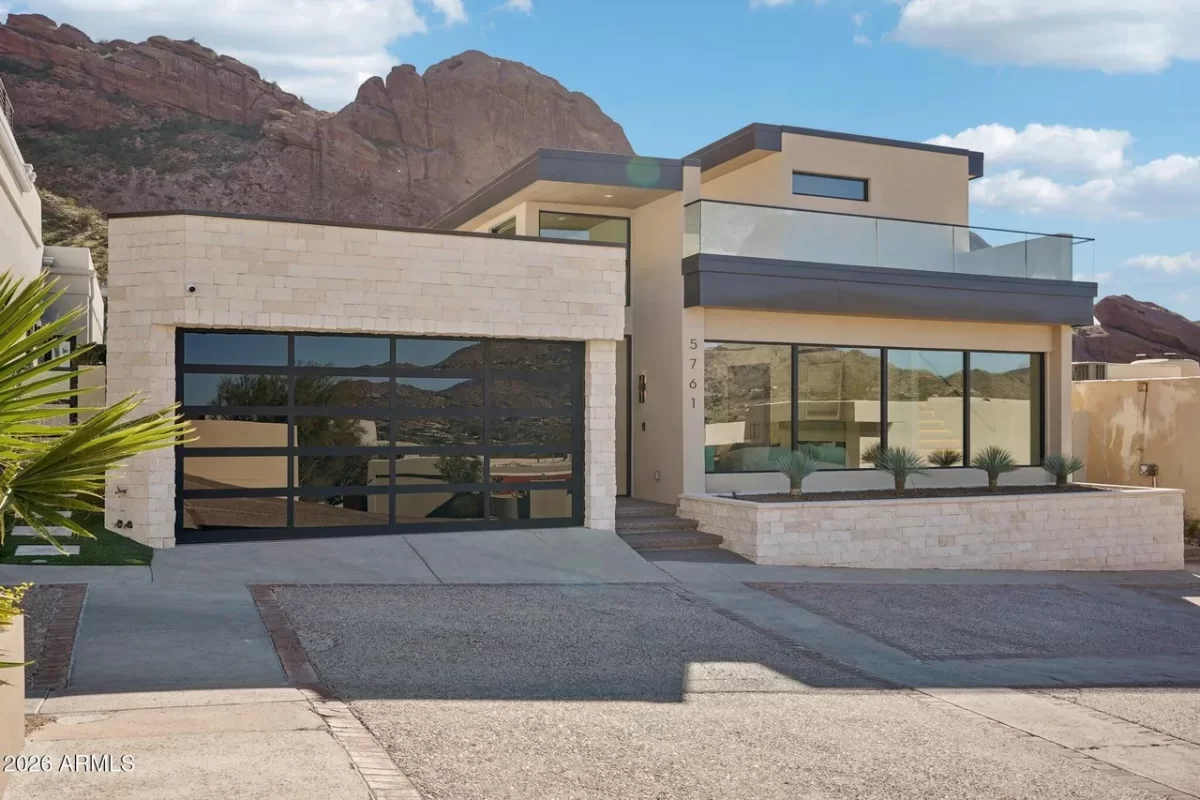 4BR House for Sale in Phoenix, AZ