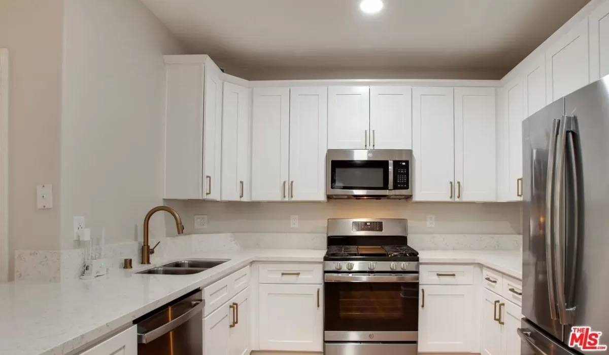 2BR Condo for Rent in Los Angeles, CA