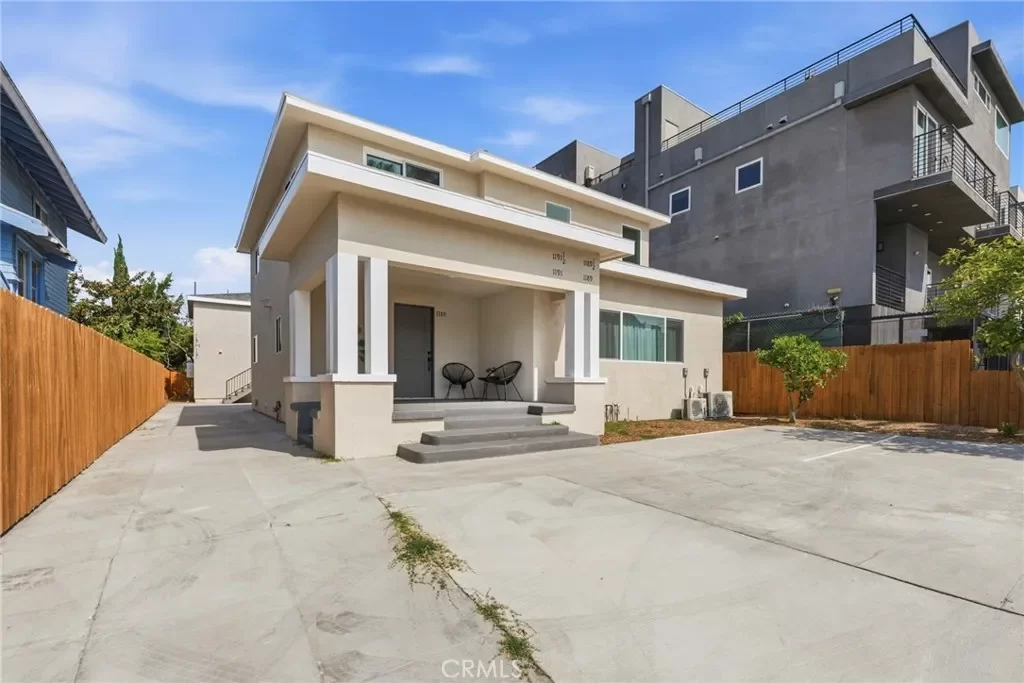 8BR Multi-Family for Sale in Los Angeles, CA