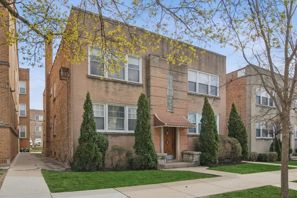 3BR Condo for Sale in Chicago, IL