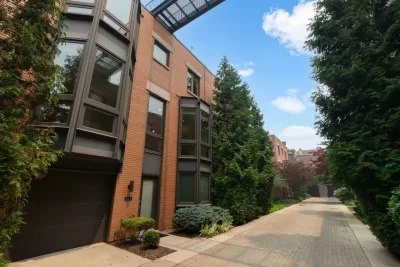 3BR Townhouse for Sale in Chicago, IL