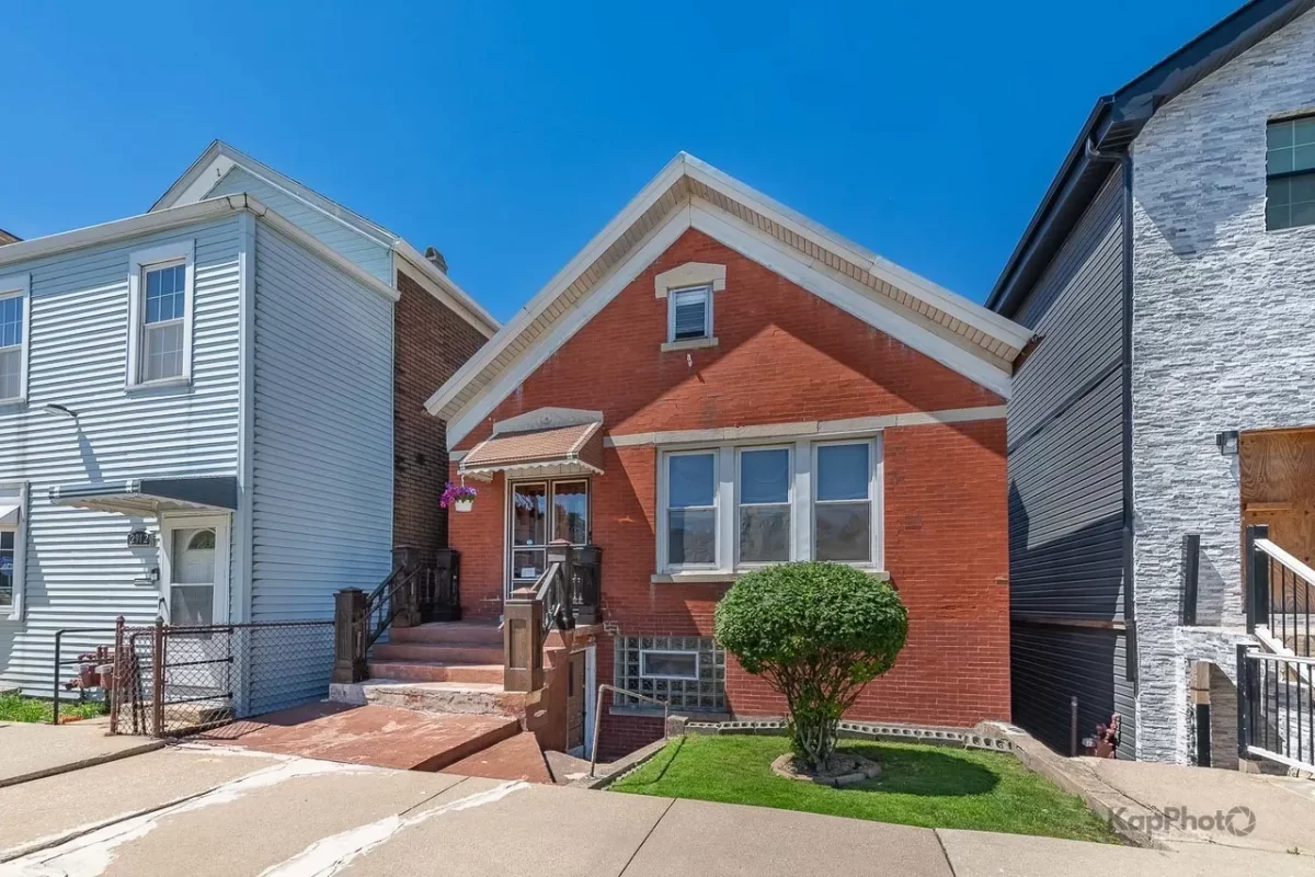 3BR House for Sale in Chicago, IL