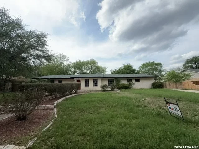 4BR House for Sale in Castle Hills, TX