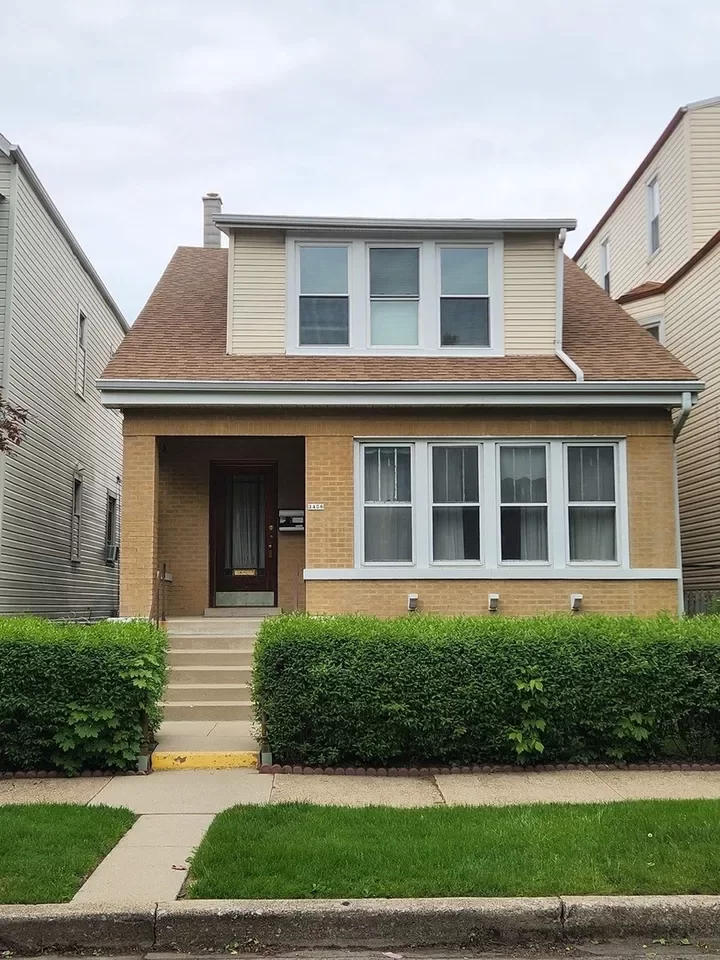 4BR Multi-Family for Sale in Chicago, IL