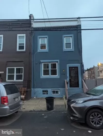 4BR Townhouse for Sale in Philadelphia, PA