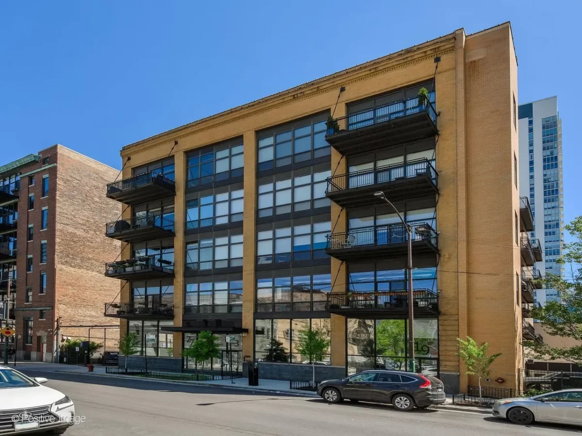 3BR Condo for Sale in Chicago, IL