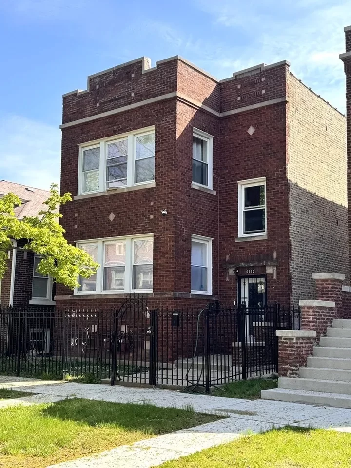 5BR Multi-Family for Sale in Chicago, IL