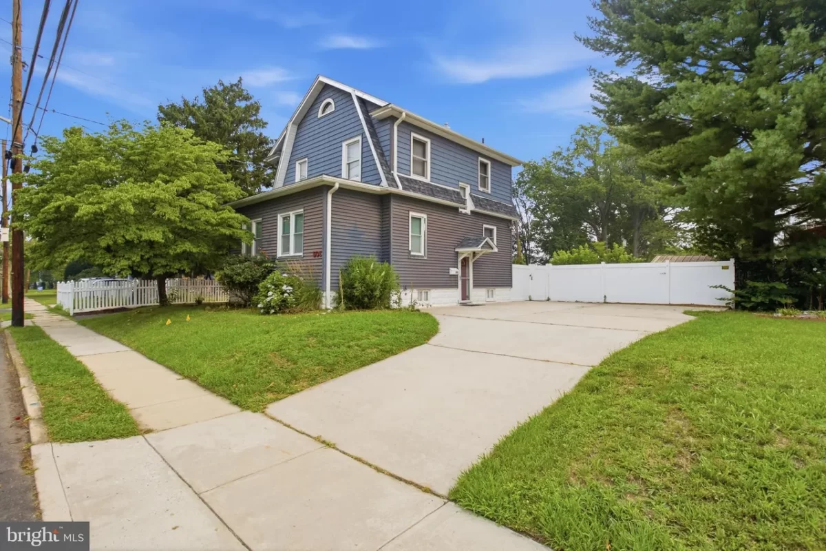 3BR House for Sale in Oaklyn, NJ