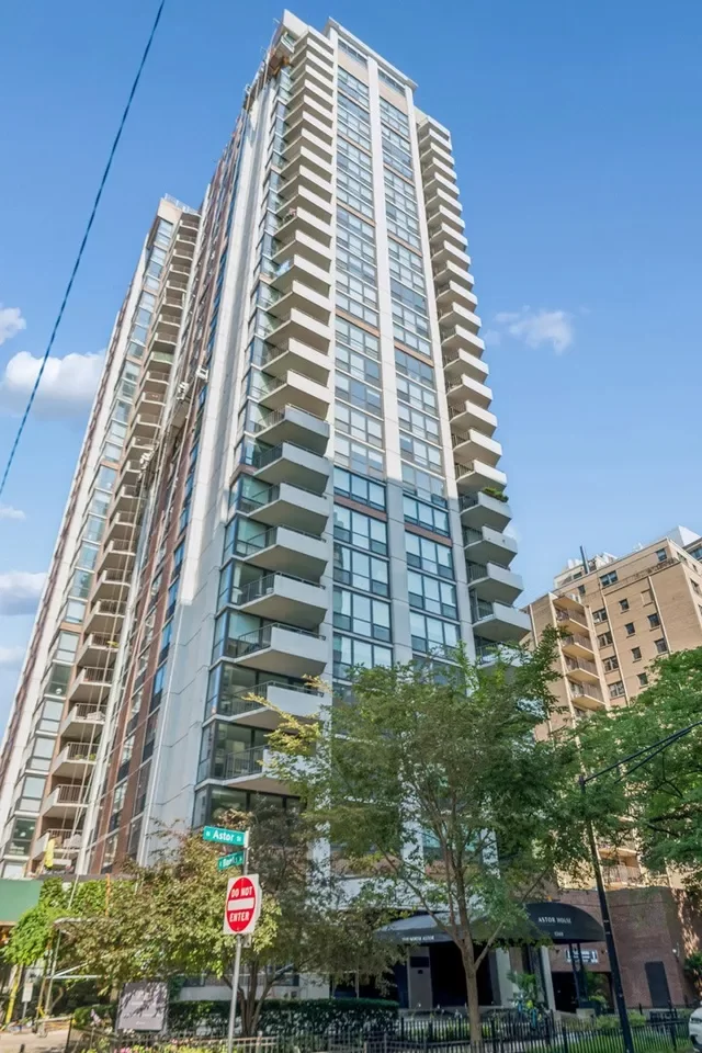 2BR Apartment for Rent in Chicago, IL